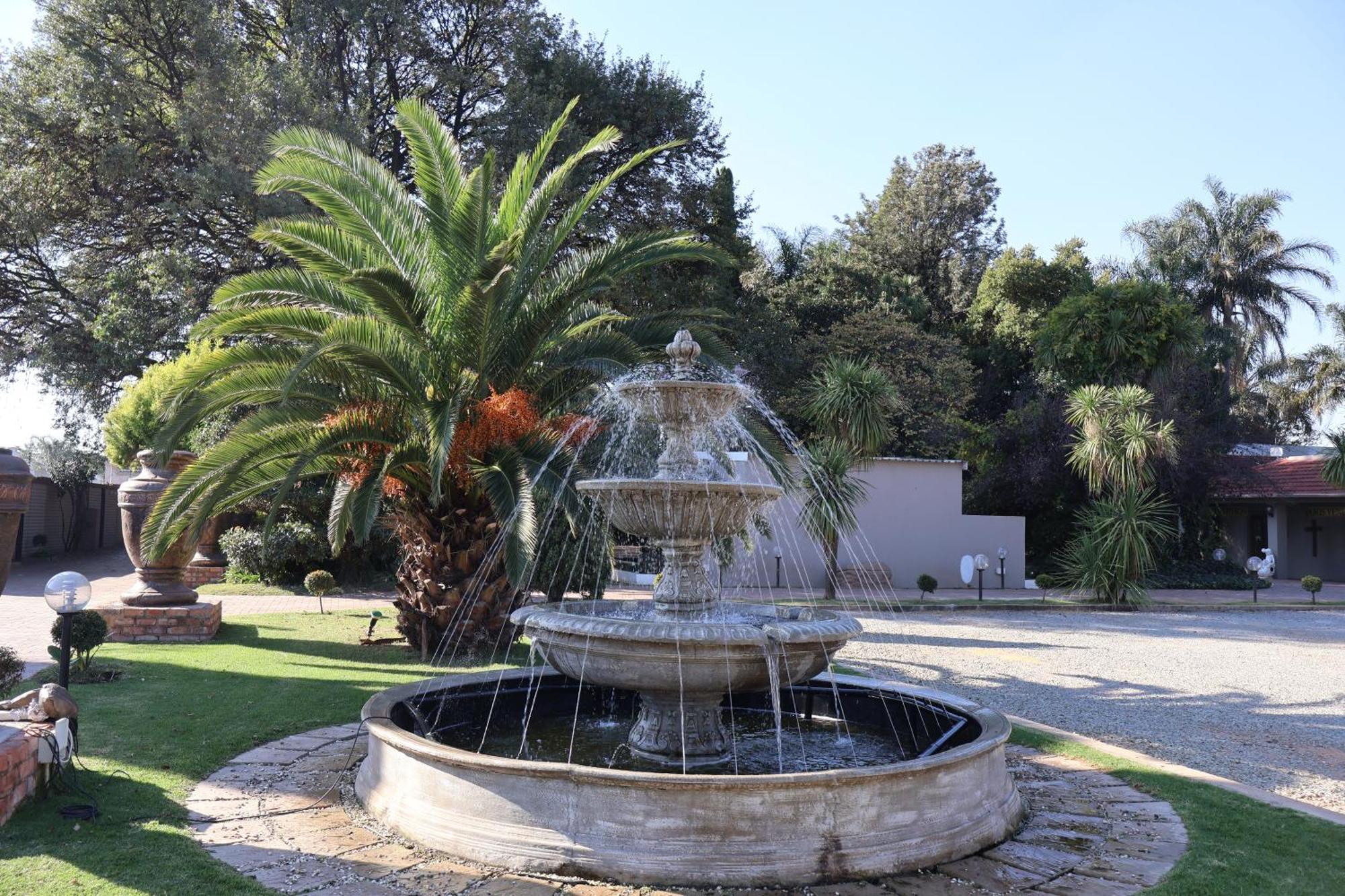 Airport Gardens Boutique Hotel Boksburg Extérieur photo