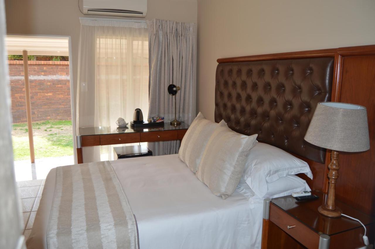 Airport Gardens Boutique Hotel Boksburg Extérieur photo